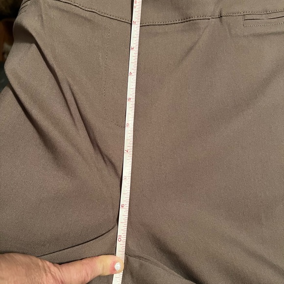 New Directions NWT women’s size 12 Taupe pull on straight leg style pants - Picture 6 of 9